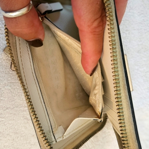 Kate Spade Grove Street Millie Ivory/Beige Zip Around Bifold Wallet W Bag Charm - Picture 4 of 6